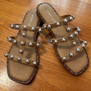 NWOT Sincerely Jules Sandals Silver Nude Strappy
